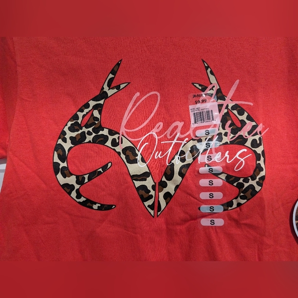 NWT Realtree Outfitters Women's Small Tshirt Red Leopard Antlers - Picture 5 of 7